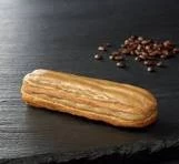 eclair au café